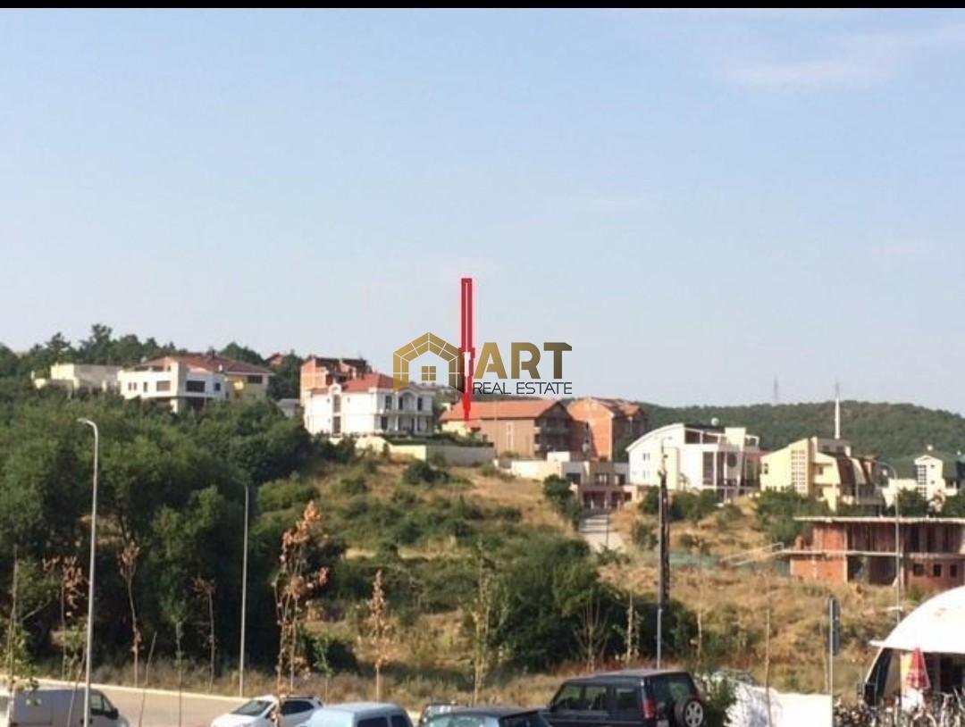 Trolli prej 4.59 në Gërmi-Sofali Trolli prej 4.59 në Gërmi-Sofali