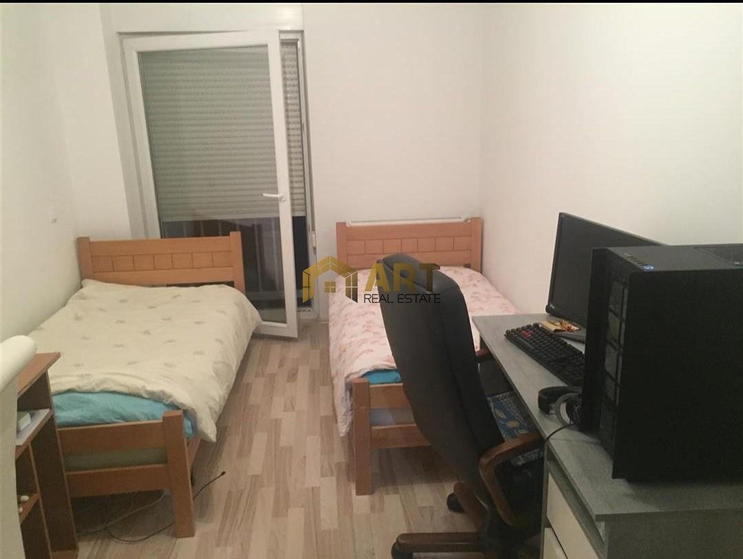 Banesë e mobiluar 84 m2 në Prishtinë Banesë e mobiluar 84 m2 në Prishtinë