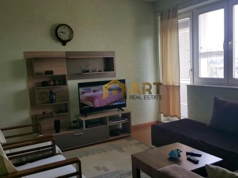 Banesa në Rr. UÇK (Qafa) në Prishtinë Banesa në Rr. UÇK (Qafa) në Prishtinë