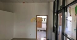 Ĺëshohet me Qira Lokali në Mati 1- përball Shkollës Pavarësia