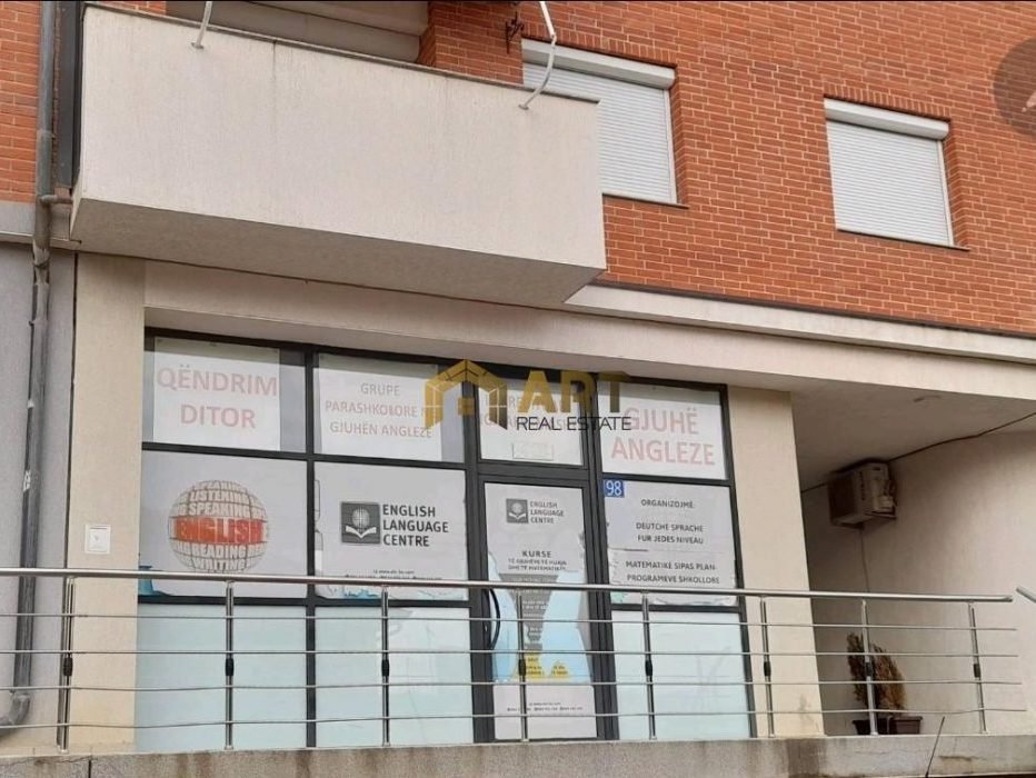 Ĺëshohet me Qira Lokali në Mati 1- përball Shkollës Pavarësia Ĺëshohet me Qira Lokali në Mati 1- përball Shkollës Pavarësia