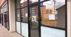 Ĺëshohet me Qira Lokali në Mati 1- përball Shkollës Pavarësia