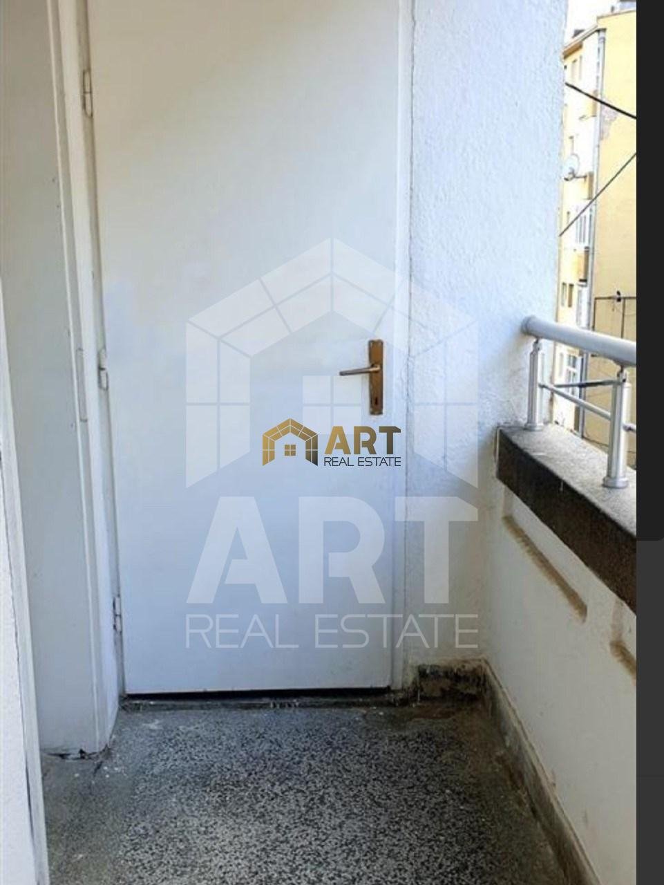 Shitet-Ipet me Qera # BANESA në Qendër të Prishtinës Shitet-Ipet me Qera # BANESA në Qendër të Prishtinës