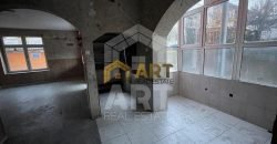 Ipet me Qera # LOKALI në Qendër të Prishtinës